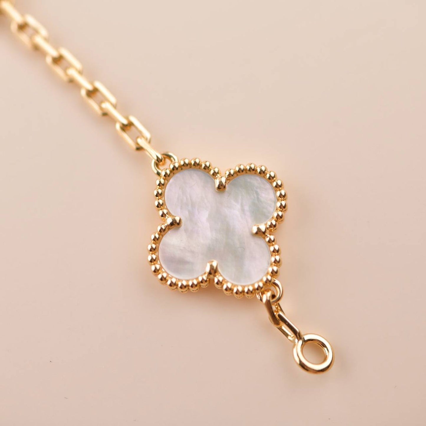 [Psychic Jewelrys]CLOVER  5 MOTIF WHITE MOP BRACELET