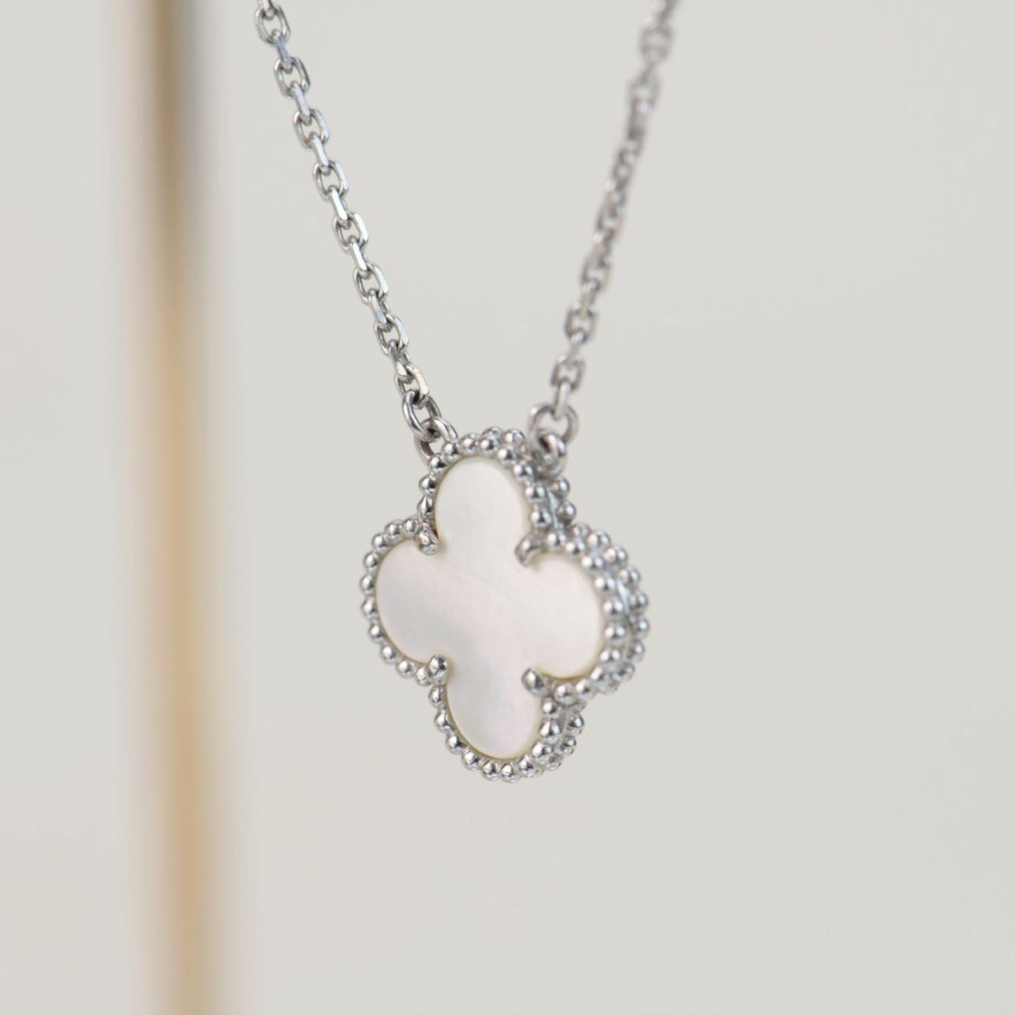[Psychic Jewelrys]CLOVER  15MM WHITE MOTHER-OF-PEARL SILVER
