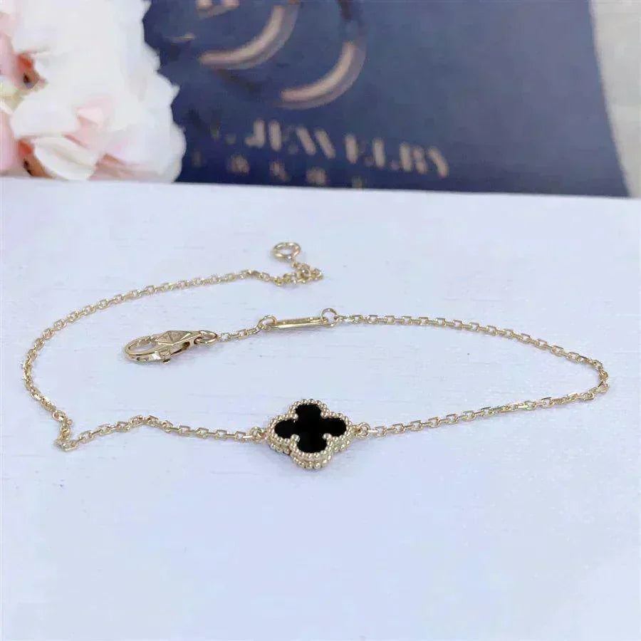 [Psychic Jewelrys]CLOVER ONYX SINGLE FLOWER BRACELET