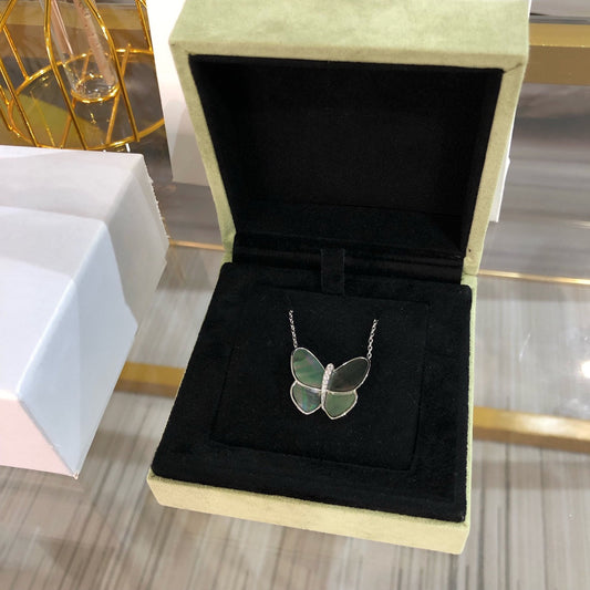 [Psychic Jewelrys]LARGE BUTTERFLY SILVER PENDANT DIAMOND NECKLACE