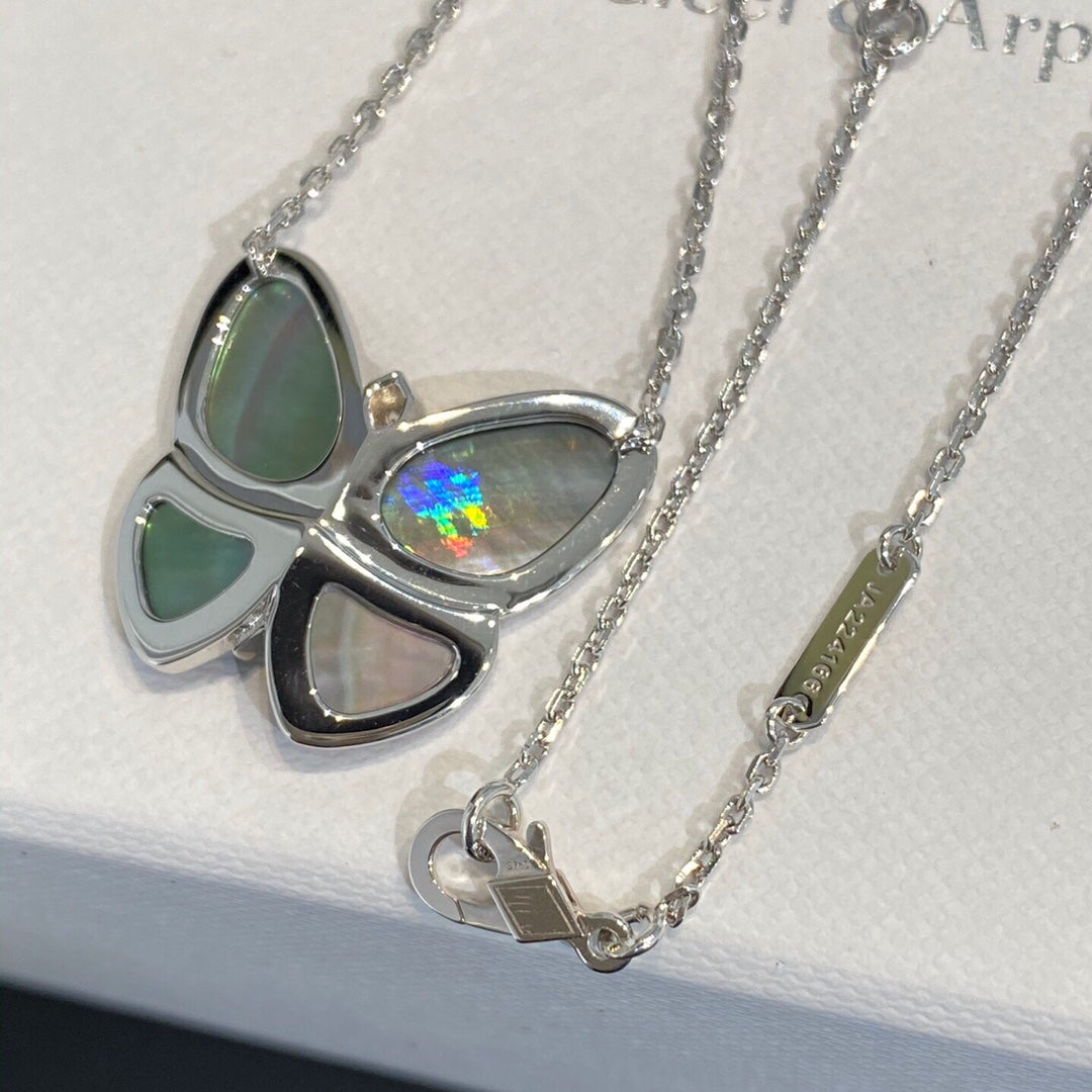 [Psychic Jewelrys]LARGE BUTTERFLY SILVER PENDANT DIAMOND NECKLACE