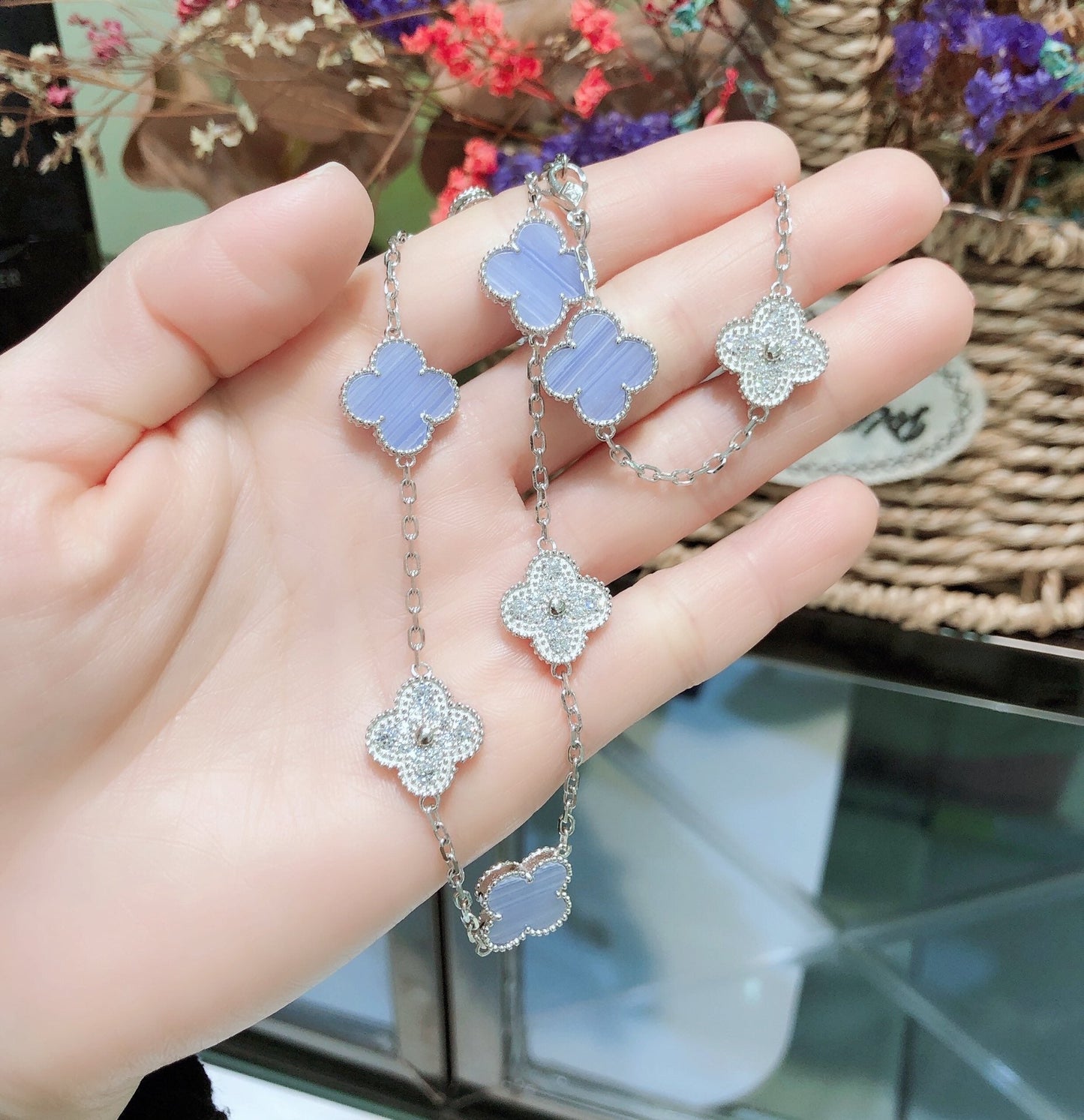 [Psychic Jewelrys]CLOVER 10 MOTIFS CHALCEDONY DIAMONDS SILVER NECKLACE