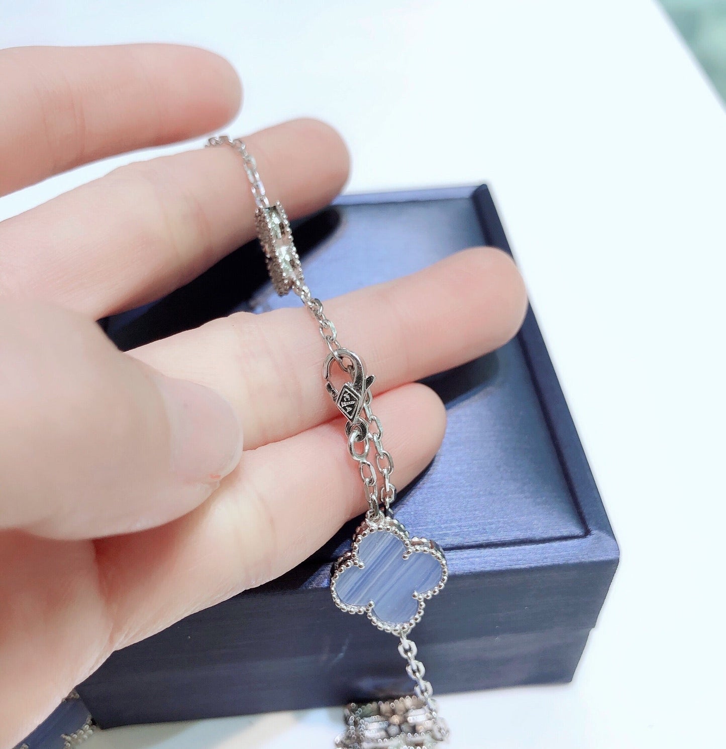 [Psychic Jewelrys]CLOVER 10 MOTIFS CHALCEDONY DIAMONDS SILVER NECKLACE