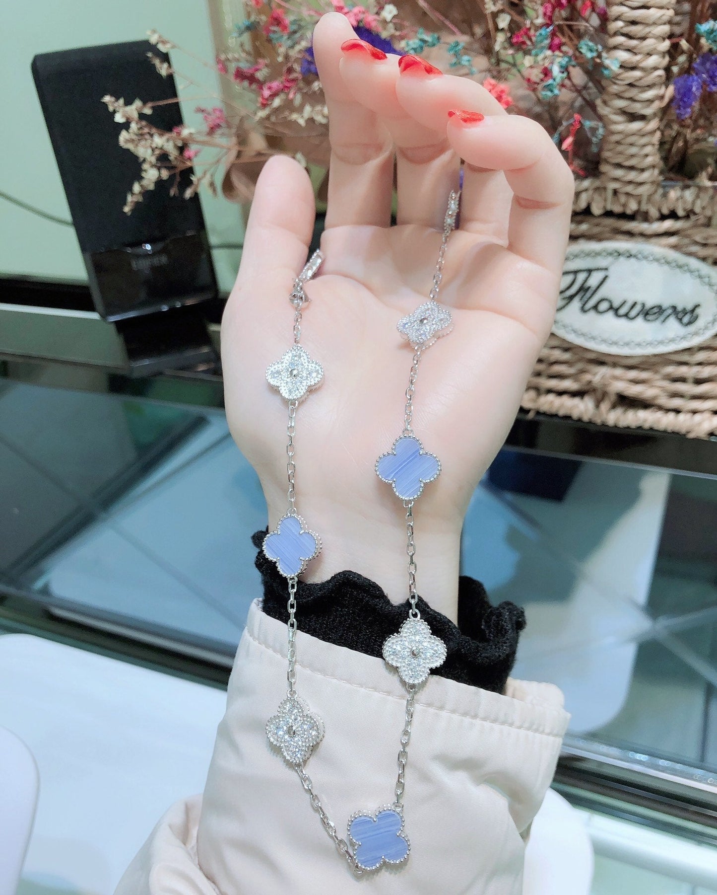 [Psychic Jewelrys]CLOVER 10 MOTIFS CHALCEDONY DIAMONDS SILVER NECKLACE